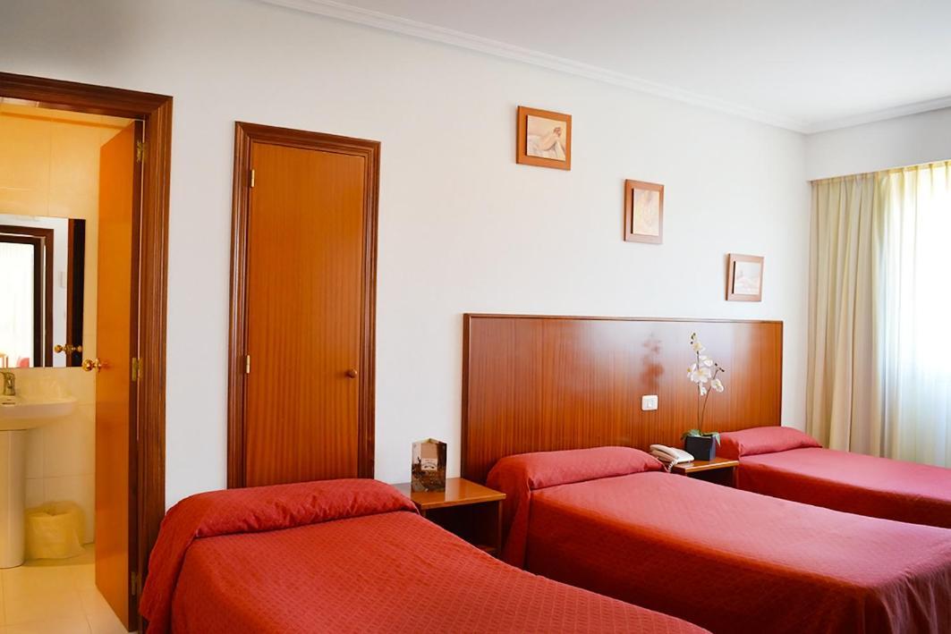 Hotel Os Caracoles Pereiro de Aguiar Luaran gambar